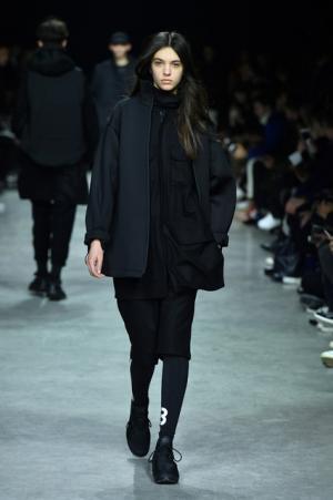 Y-3、テーマは対極的な“デジタル”と“自然”【2017-18秋冬コレクション】