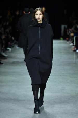 Y-3、テーマは対極的な“デジタル”と“自然”【2017-18秋冬コレクション】