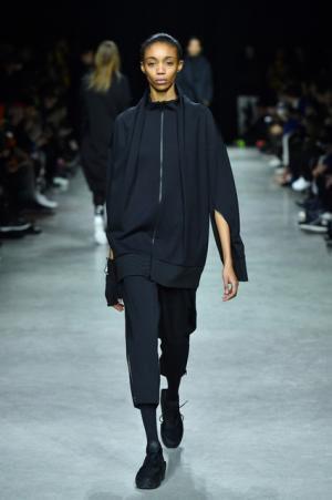 Y-3、テーマは対極的な“デジタル”と“自然”【2017-18秋冬コレクション】