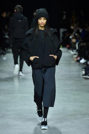 Y-3、テーマは対極的な“デジタル”と“自然”【2017-18秋冬コレクション】