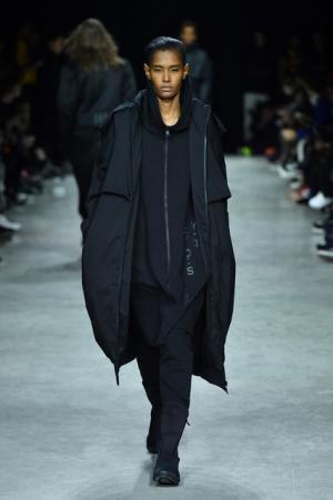 Y-3、テーマは対極的な“デジタル”と“自然”【2017-18秋冬コレクション】