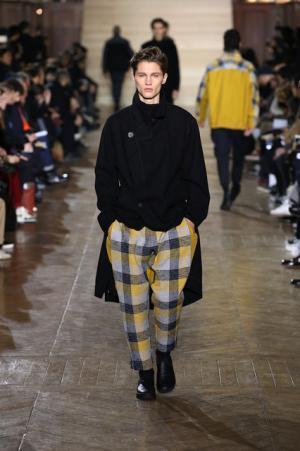 イッセイ ミヤケ メン、都会に息づく白樺の森【2017-18秋冬メンズ】