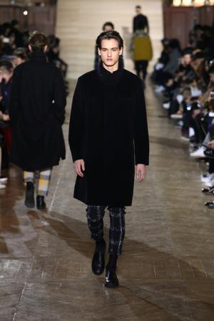 イッセイ ミヤケ メン、都会に息づく白樺の森【2017-18秋冬メンズ】