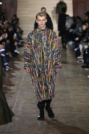 イッセイ ミヤケ メン、都会に息づく白樺の森【2017-18秋冬メンズ】