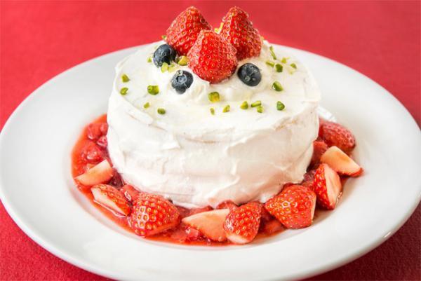 J.S. PANCAKE CAFEの春は“いちご尽くし”！ストロベリーハニー パンケーキやあまおうパフェ