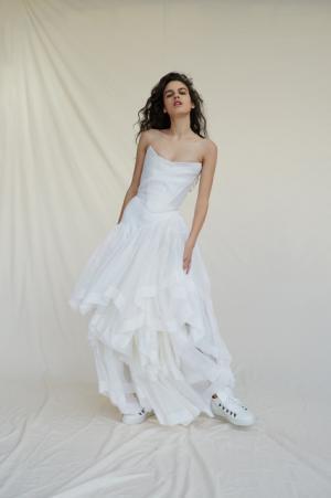 ヴィヴィアン・ウエストウッドが2017年クチュールブライダルコレクションを発表