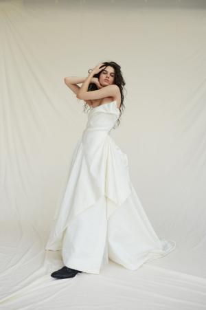 ヴィヴィアン・ウエストウッドが2017年クチュールブライダルコレクションを発表