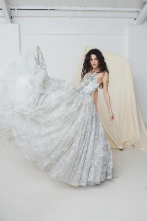 ヴィヴィアン・ウエストウッドが2017年クチュールブライダルコレクションを発表