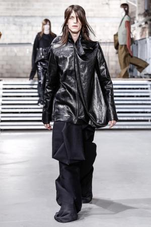 リック・オウエンス、何もかもが時放たれた時代【2017-18秋冬メンズ】