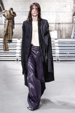 リック・オウエンス、何もかもが時放たれた時代【2017-18秋冬メンズ】