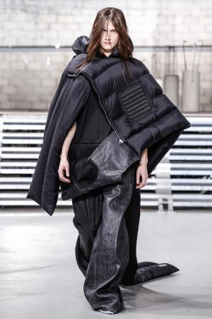 リック・オウエンス、何もかもが時放たれた時代【2017-18秋冬メンズ】