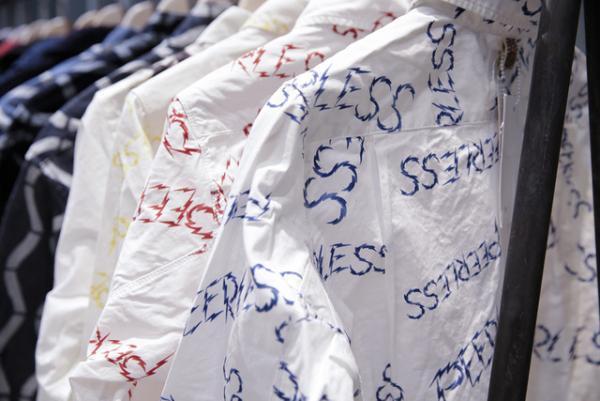 ビズビム初のランウェイショーの世界観を伊勢丹メンズで再現、希少な春夏キーアイテムも