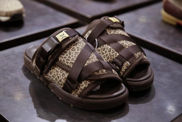 ビズビム初のランウェイショーの世界観を伊勢丹メンズで再現、希少な春夏キーアイテムも