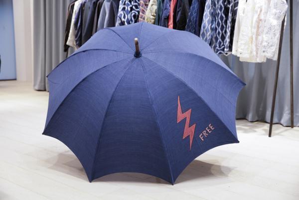 ビズビム初のランウェイショーの世界観を伊勢丹メンズで再現、希少な春夏キーアイテムも