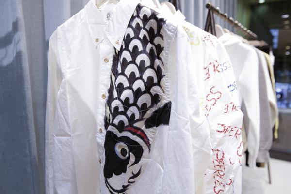 ビズビム初のランウェイショーの世界観を伊勢丹メンズで再現、希少な春夏キーアイテムも