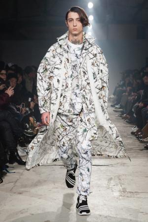 ホワイトマウンテニアリング、黒に黒を重ねた妙【2017-18秋冬メンズ】