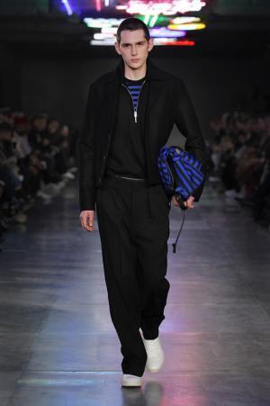 今のパリモードのスタンダードはアミ アレクサンドル マテュッシ【2017-18秋冬メンズ】