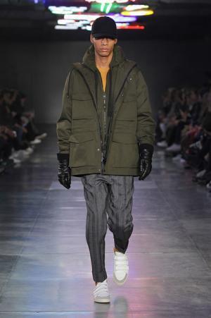 今のパリモードのスタンダードはアミ アレクサンドル マテュッシ【2017-18秋冬メンズ】