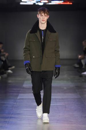 今のパリモードのスタンダードはアミ アレクサンドル マテュッシ【2017-18秋冬メンズ】