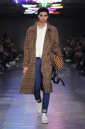 今のパリモードのスタンダードはアミ アレクサンドル マテュッシ【2017-18秋冬メンズ】