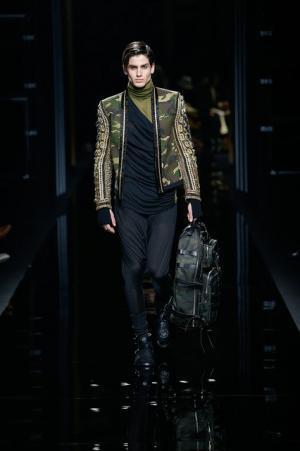 バルマン、服の上で鳴り響くハードロック【2017-18秋冬メンズ】