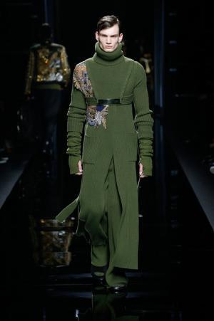 バルマン、服の上で鳴り響くハードロック【2017-18秋冬メンズ】