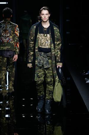 バルマン、服の上で鳴り響くハードロック【2017-18秋冬メンズ】