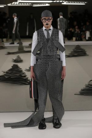 ボタン1,000個超え、凄まじい手仕事で魅せるトム ブラウン ニューヨーク【2017-18秋冬メンズ】