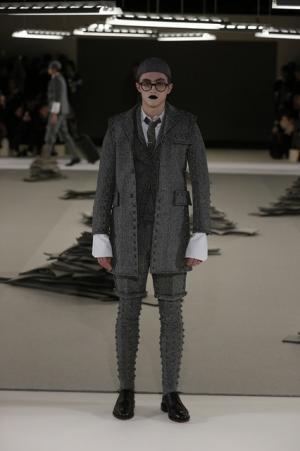 ボタン1,000個超え、凄まじい手仕事で魅せるトム ブラウン ニューヨーク【2017-18秋冬メンズ】