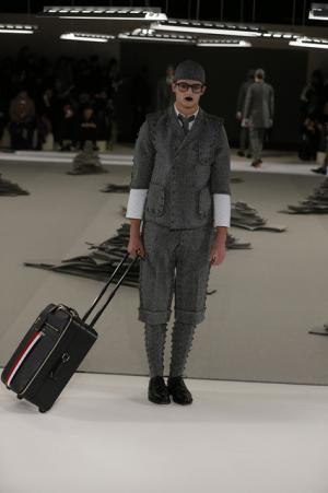 ボタン1,000個超え、凄まじい手仕事で魅せるトム ブラウン ニューヨーク【2017-18秋冬メンズ】