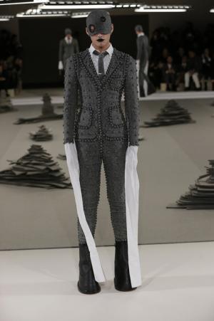 ボタン1,000個超え、凄まじい手仕事で魅せるトム ブラウン ニューヨーク【2017-18秋冬メンズ】