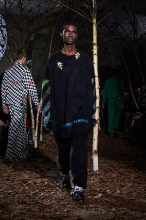 オフ-ホワイト c/o ヴァージル アブローが生むカルチャーや国境のボーダーのうねり【2017-18秋冬メンズ】