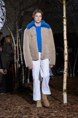 オフ-ホワイト c/o ヴァージル アブローが生むカルチャーや国境のボーダーのうねり【2017-18秋冬メンズ】