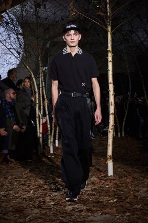 オフ-ホワイト c/o ヴァージル アブローが生むカルチャーや国境のボーダーのうねり【2017-18秋冬メンズ】