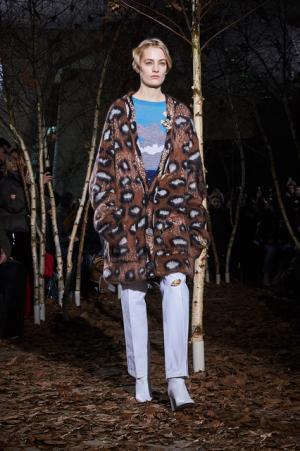 オフ-ホワイト c/o ヴァージル アブローが生むカルチャーや国境のボーダーのうねり【2017-18秋冬メンズ】