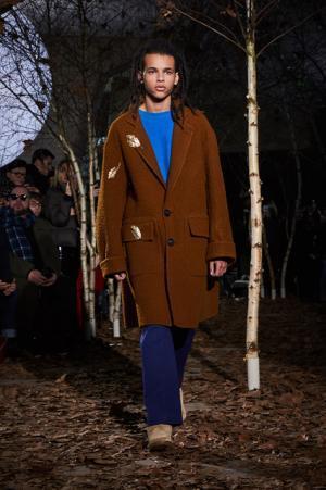 オフ-ホワイト c/o ヴァージル アブローが生むカルチャーや国境のボーダーのうねり【2017-18秋冬メンズ】