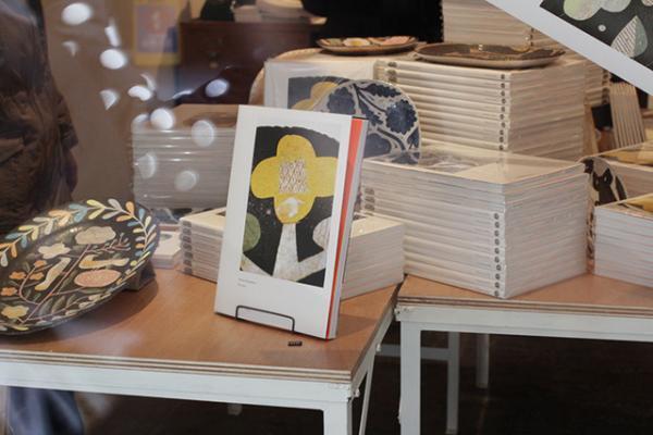 鹿児島睦の作品を一冊にまとめた『Makoto Kagoshima Ceramics』が森岡書店銀座店で発売