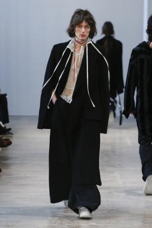 アン ドゥムルメステールが紡ぐロマンティックな未来【2017-18秋冬メンズ】