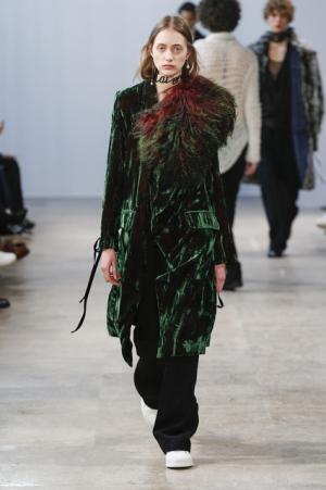 アン ドゥムルメステールが紡ぐロマンティックな未来【2017-18秋冬メンズ】