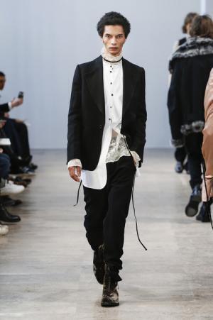 アン ドゥムルメステールが紡ぐロマンティックな未来【2017-18秋冬メンズ】