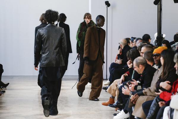 アン ドゥムルメステールが紡ぐロマンティックな未来【2017-18秋冬メンズ】