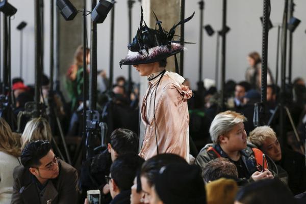 アン ドゥムルメステールが紡ぐロマンティックな未来【2017-18秋冬メンズ】