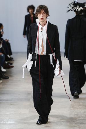 アン ドゥムルメステールが紡ぐロマンティックな未来【2017-18秋冬メンズ】