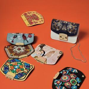 フルラの春夏新作、オリエンタルな「メトロポリス」フラップやバケツ型バッグ「ヴィットリア」など