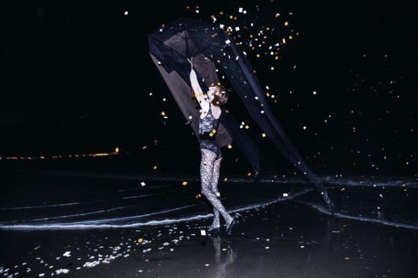 手作り日傘コシラエル初のビジュアルブック『かさ』出版、記念展がスパイラルガーデンで開催