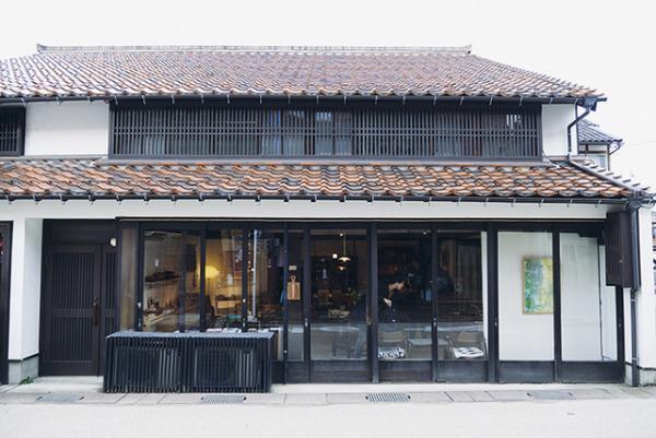 鳥取のセレクトショップが新宿伊勢丹に！器や絣など、“鳥取の手しごと”を伝える「イロトリドリ トットリ」【暮らしの雑貨編】