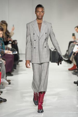 ラフ・シモンズによる初のカルバン・クラインはアメリカとメゾンへの賛辞【2017年秋コレクション】