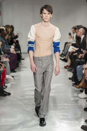 ラフ・シモンズによる初のカルバン・クラインはアメリカとメゾンへの賛辞【2017年秋コレクション】