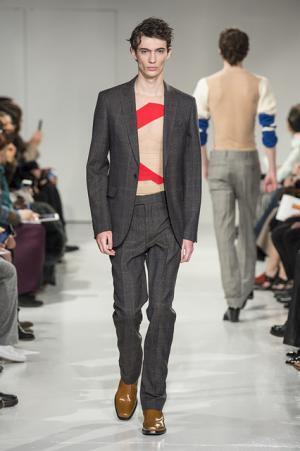 ラフ・シモンズによる初のカルバン・クラインはアメリカとメゾンへの賛辞【2017年秋コレクション】