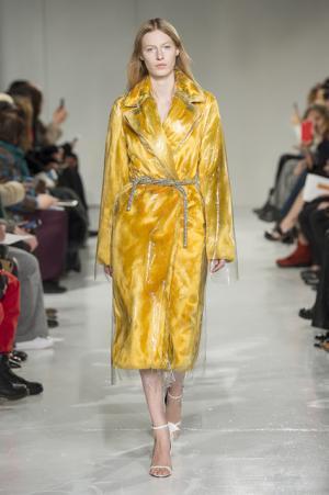 ラフ・シモンズによる初のカルバン・クラインはアメリカとメゾンへの賛辞【2017年秋コレクション】